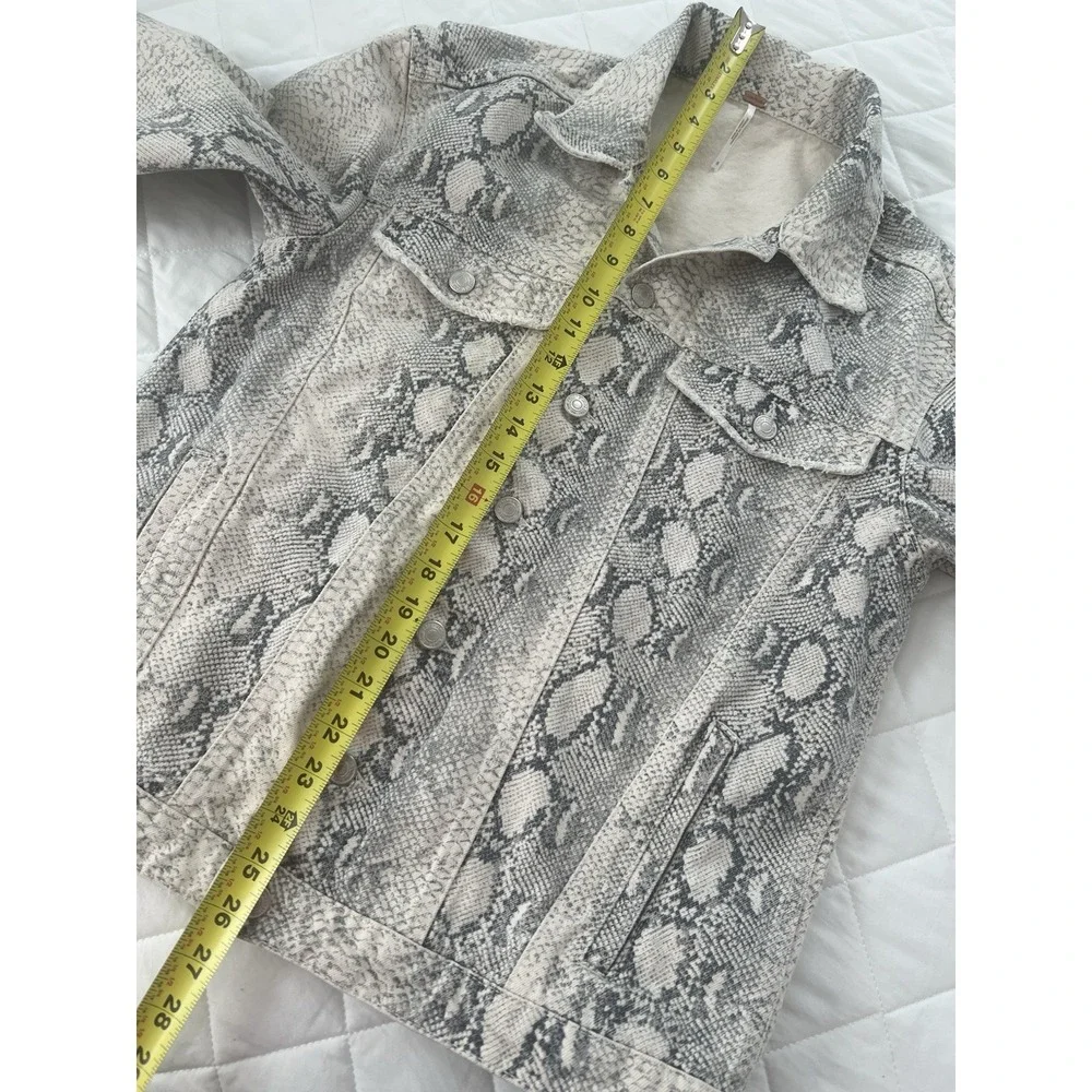 Free People Snake Print Denim Trucker Jacket Womens Size S Coquette Y2K Edgy Alt - Picture 8 of 11